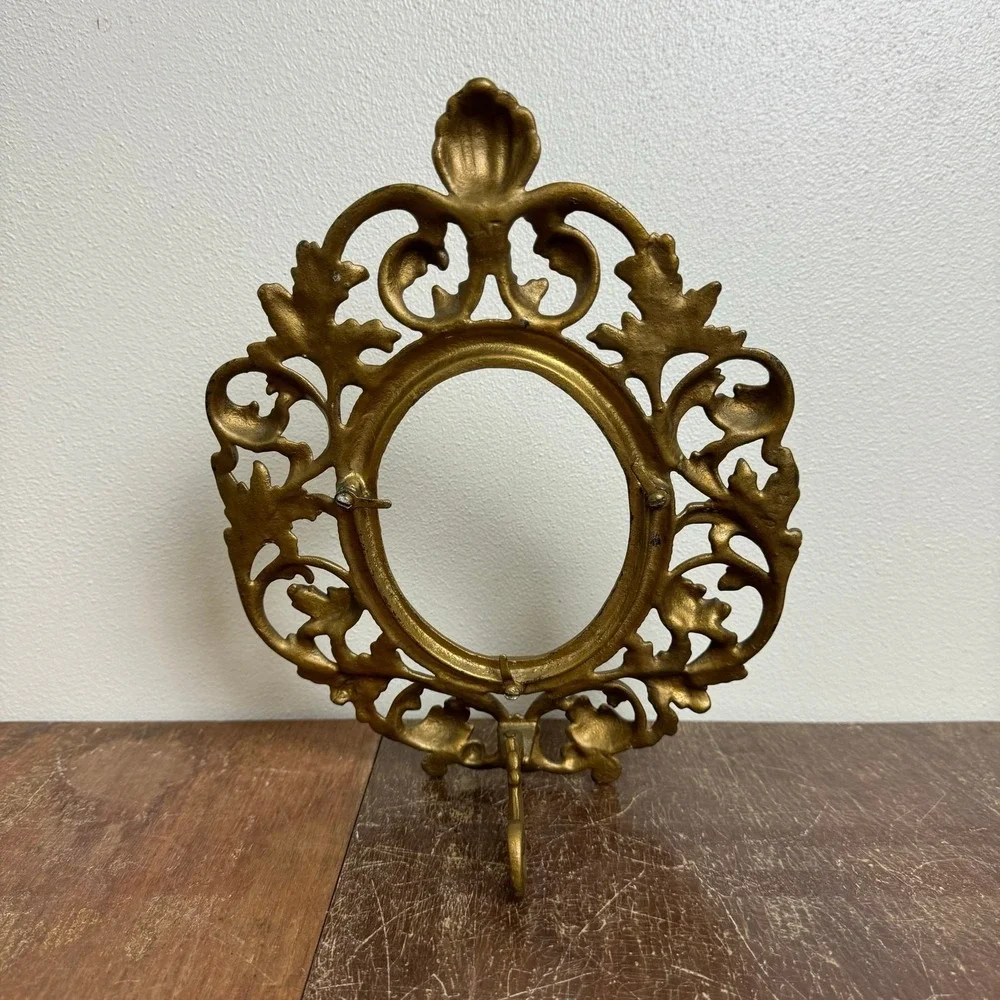 Vintage Ornate Gold Cast Metal‎ Filigree Oval Picture Frame Scrollwork 10.5x8.5